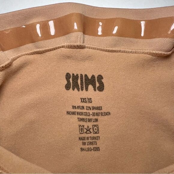 SKIMS Sculpting Legging in Ochre - Picture 5 of 5